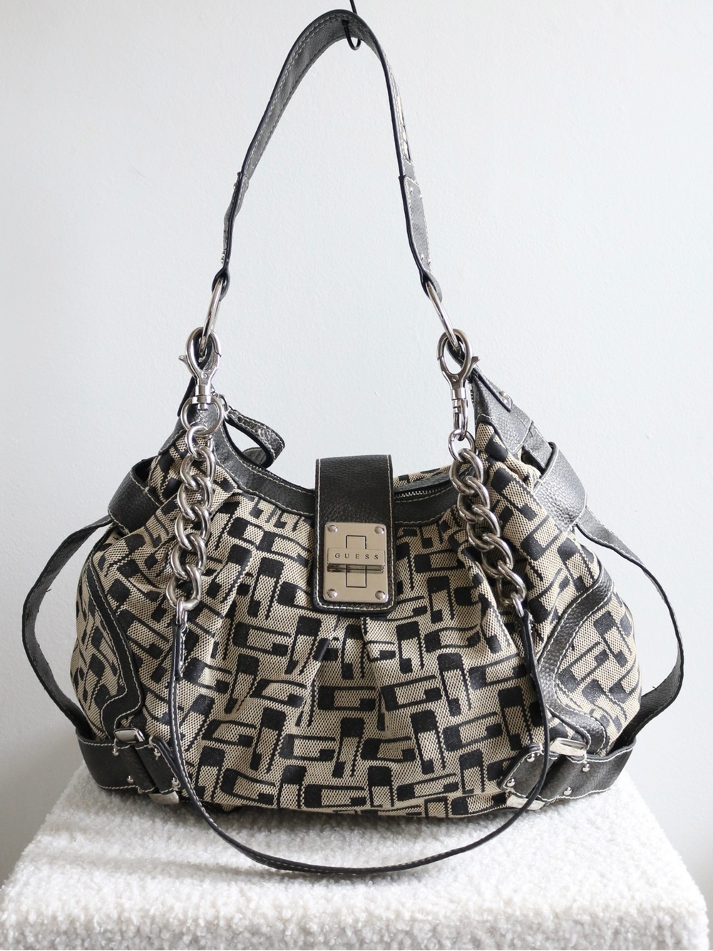 Y2K Vintage Guess Large Slouchy Hobo Shoulder Bag Black Tan Logo Print